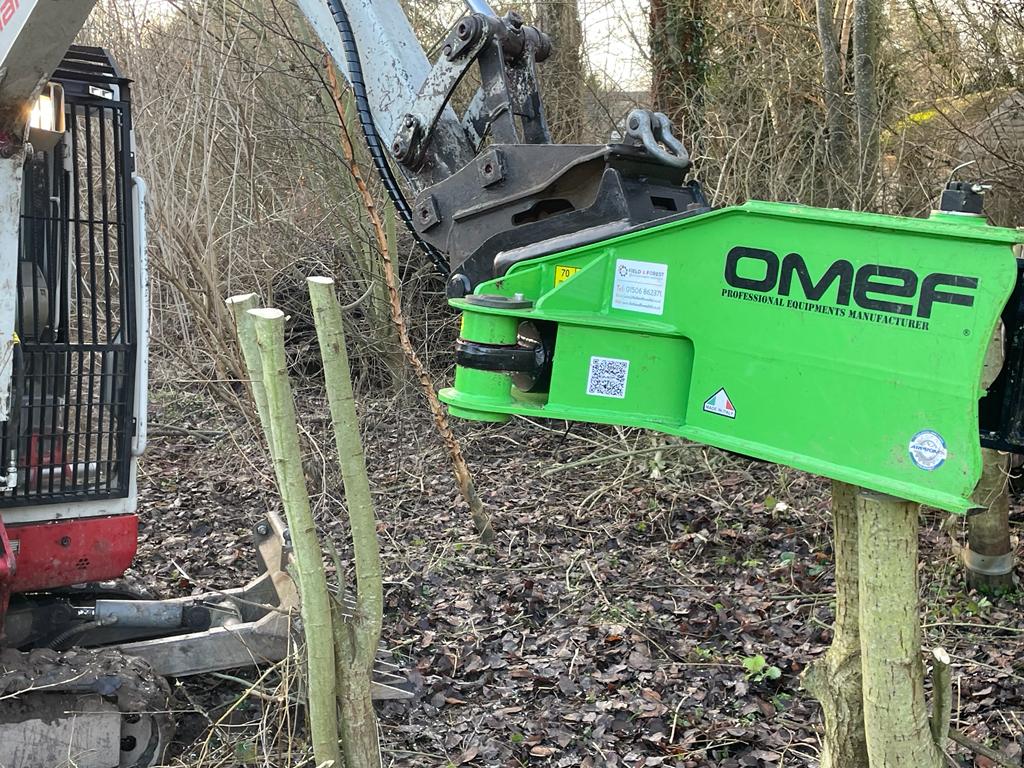 digger with tree shear